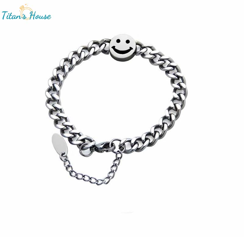  Lắc tay nam hình mặt cười Titan chất, cá tính - Titan's House - LT009T