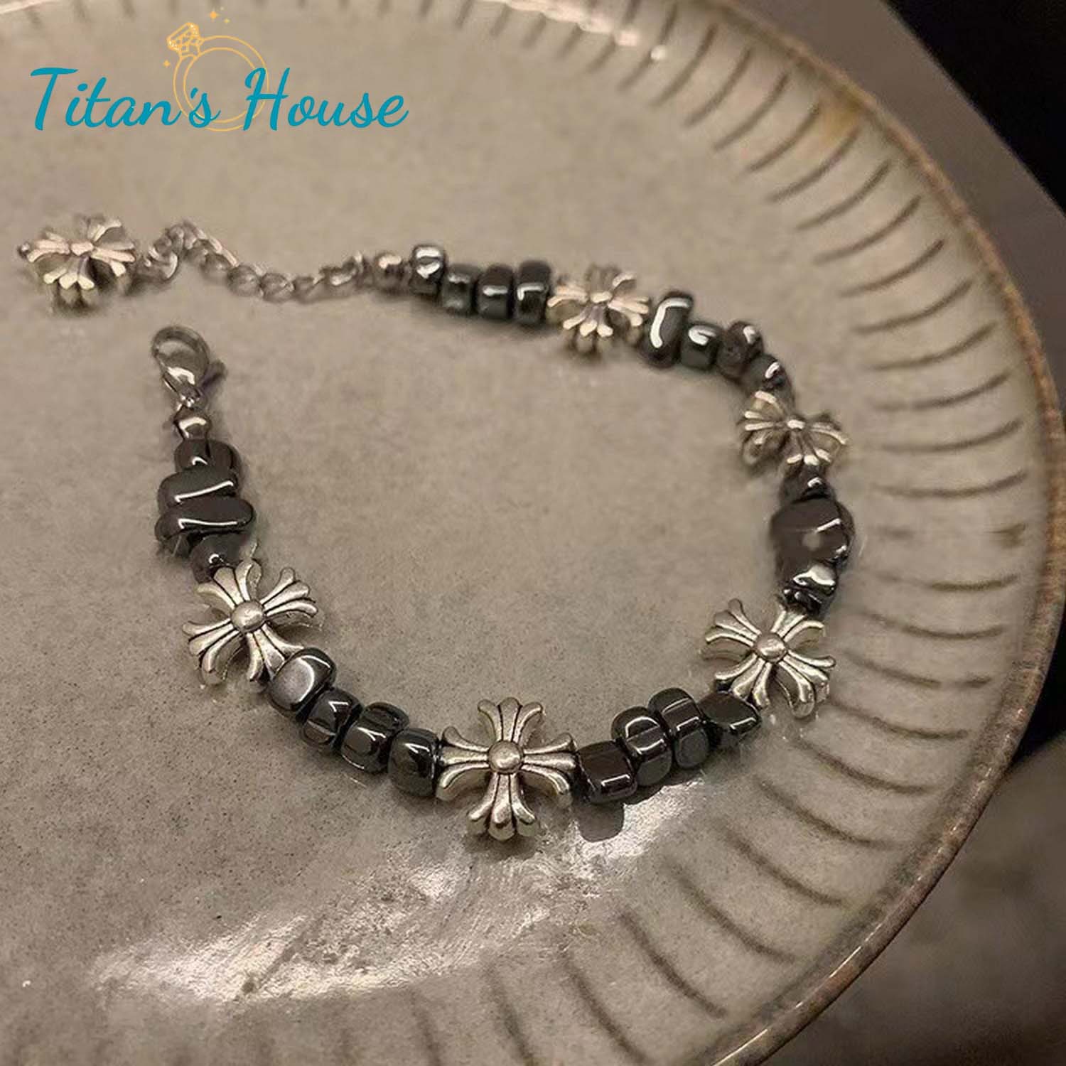  Lắc tay nam Thép Titan biểu tượng chữ thập la mã - Titan's House - LT010T