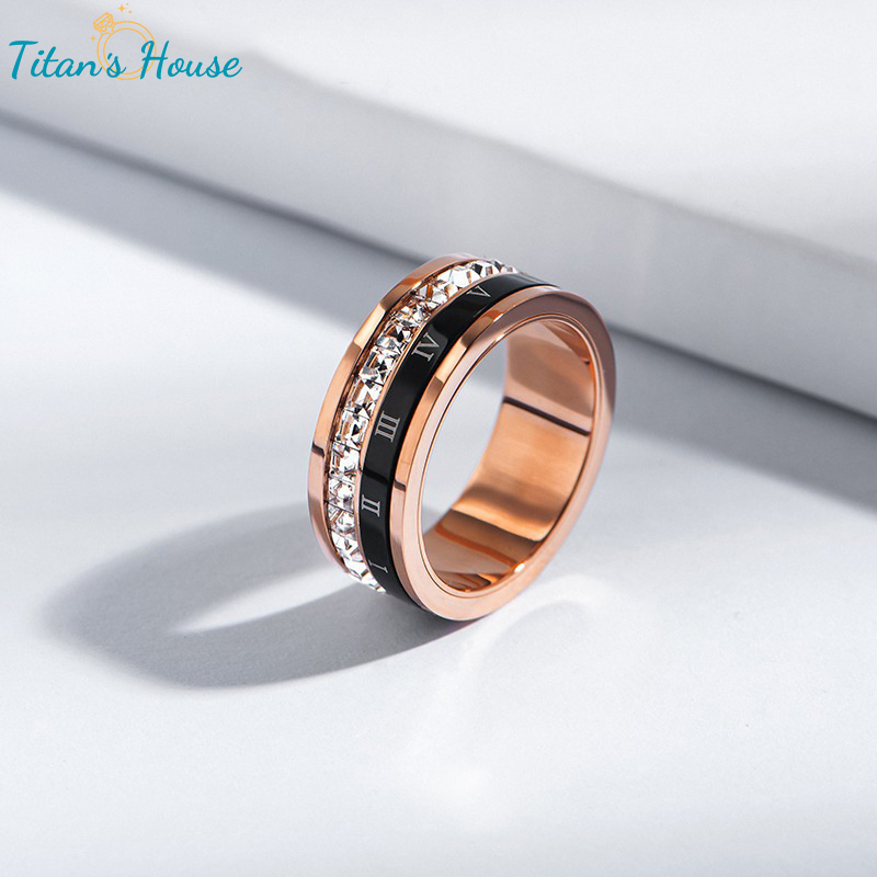 Nhẫn Titan Unisex khắc số La mã đính đá Zircon màu vàng - Titan's House - N002T